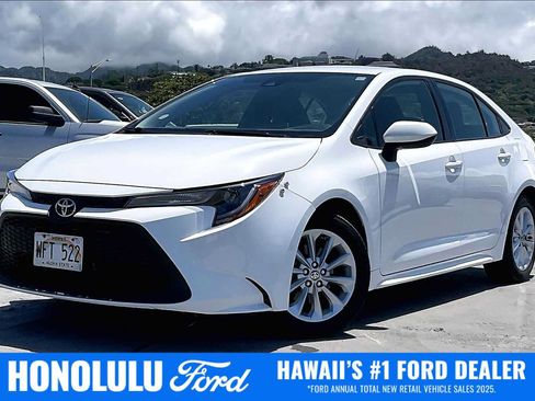 Used 2021 Toyota Corolla LE FWD image 1