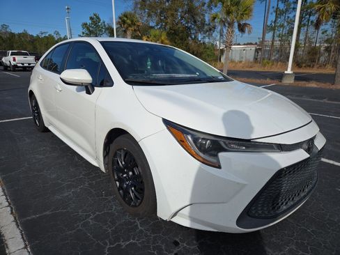 Used 2021 Toyota Corolla LE image 7