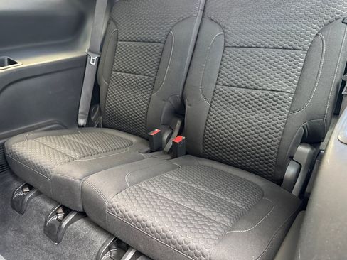 Used 2019 GMC Acadia SLE FWD image 34