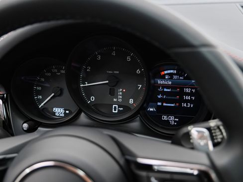 Used 2023 Porsche Macan AWD/4WD image 21