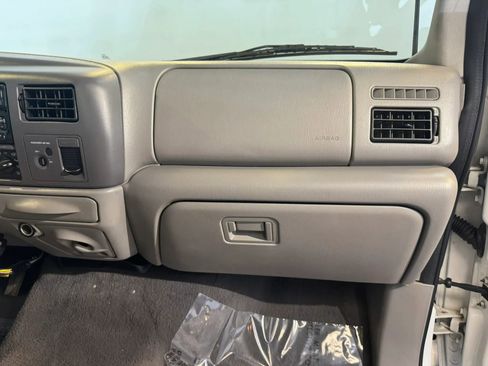 Used 2001 Ford F350 2WD Regular Cab Super Duty image 23