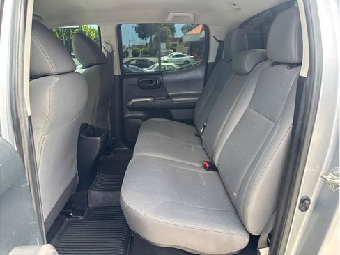 Used 2018 Toyota Tacoma SR5 RWD image 19