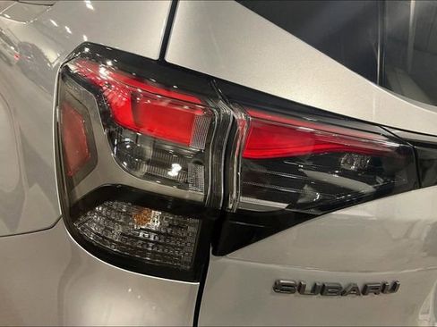 Used 2025 Subaru Forester Premium image 29