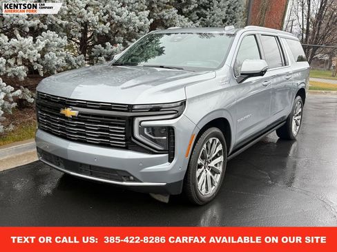 Used 2025 Chevrolet Suburban High Country image 3