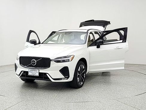 New 2026 Volvo XC90 T8 Plus w/ Protection Package AWD/4WD image 9