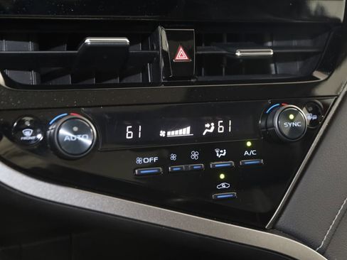 Used 2023 Toyota Camry XSE image 33