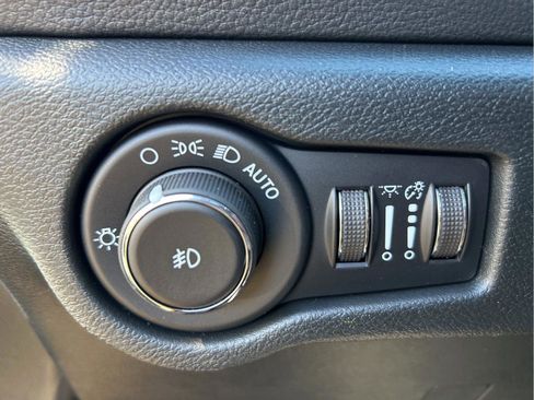 New 2026 Chrysler Pacifica Limited image 27