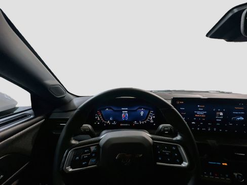 Used 2024 Ford Mustang Coupe RWD image 7