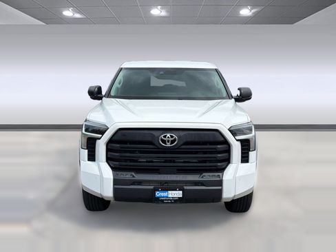 Used 2022 Toyota Tundra SR5 AWD/4WD image 6