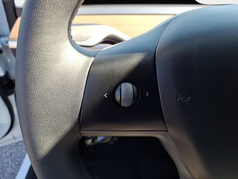 Used 2023 Tesla Model 3 Standard Range image 21