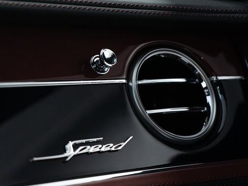 Certified 2025 Bentley Flying Spur Plug-In Hybrid image 44