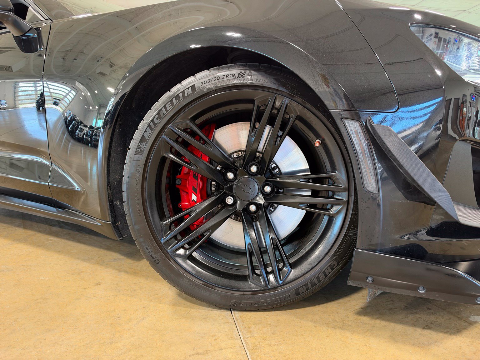 Used 2019 Chevrolet Camaro ZL1 RWD image 10