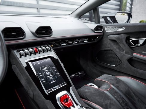 Used 2023 Lamborghini Huracan Tecnica image 62