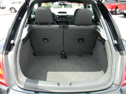 Used 2012 Volkswagen Beetle 2.0T image 10