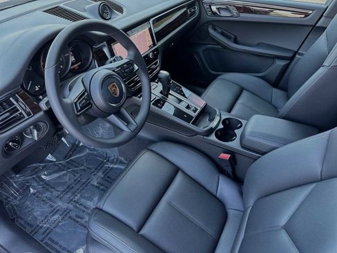 Used 2024 Porsche Macan image 4