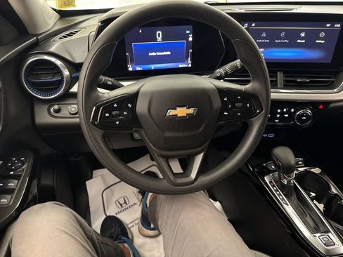 Certified 2024 Chevrolet Trax LT FWD image 13