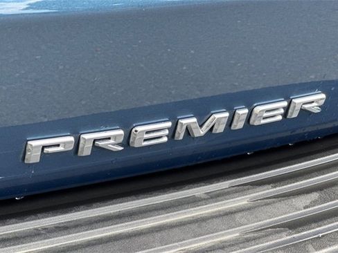 Used 2025 Chevrolet Suburban Premier image 28