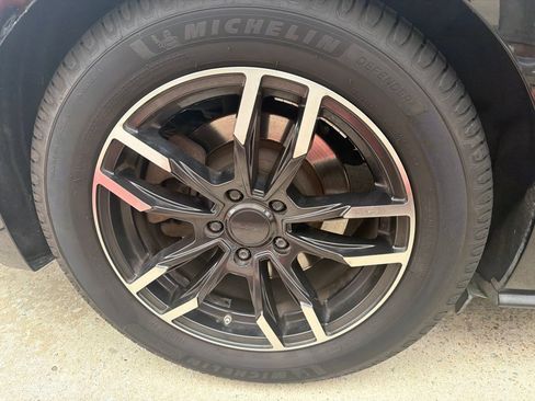Used 2015 Ford Mustang Coupe RWD image 20