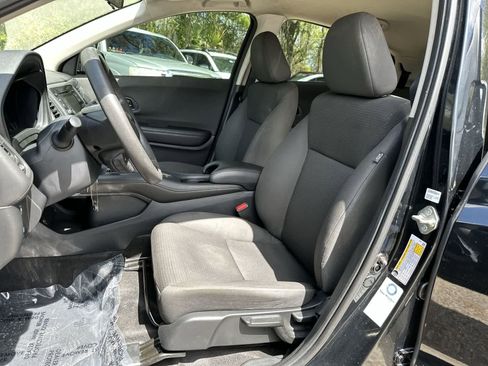 Used 2020 Honda HR-V LX image 11
