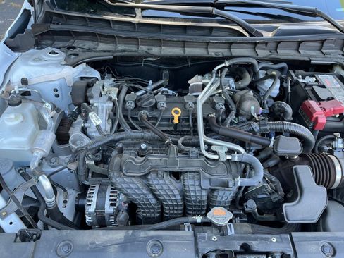 Used 2025 Nissan Altima 2.5 SV FWD image 32