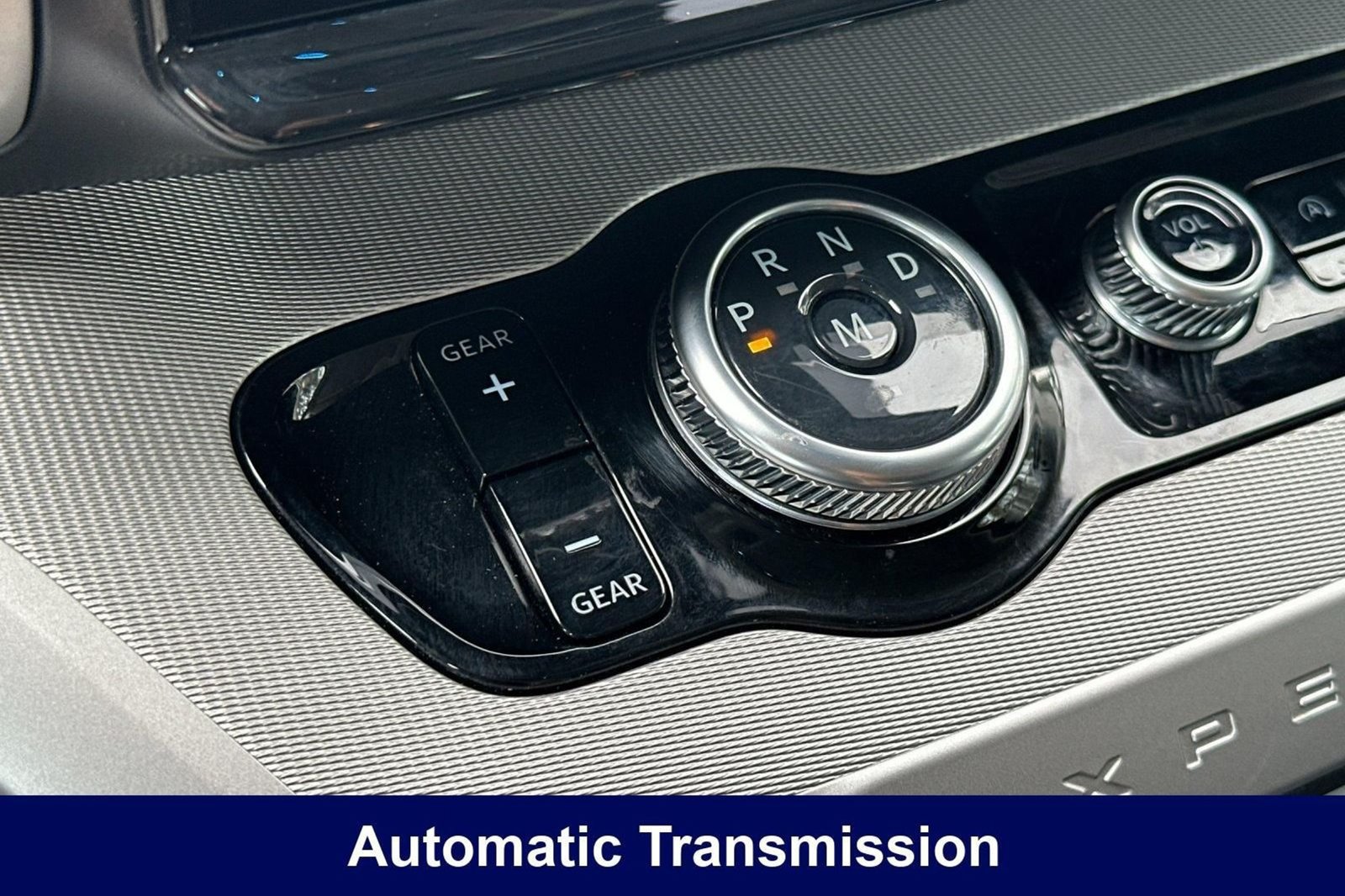 Used 2025 Ford Expedition Active AWD/4WD image 30