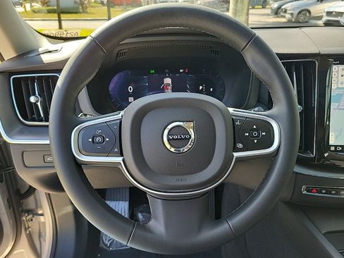 Used 2025 Volvo XC60 B5 Core image 16