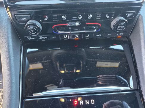Used 2023 Jeep Grand Cherokee L Summit RWD image 15