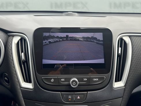 Used 2022 Chevrolet Malibu LT FWD image 9