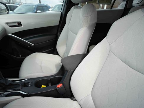 Used 2024 Toyota Corolla Cross LE image 10