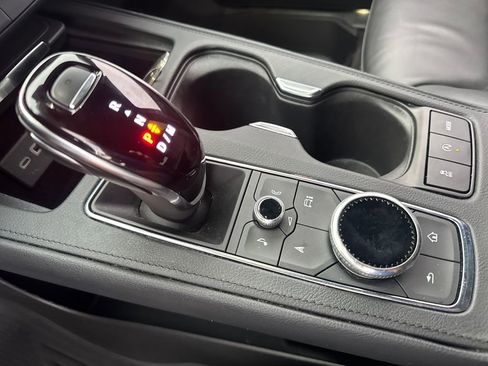 Certified 2025 Cadillac XT4 Premium Luxury image 20