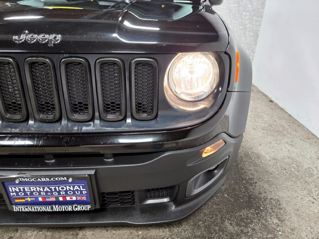 Used 2016 Jeep Renegade Latitude AWD/4WD image 6