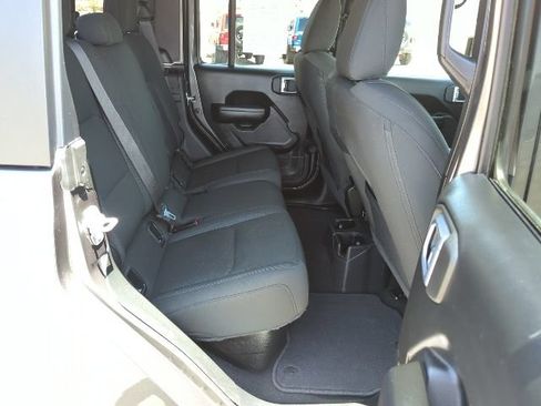 Used 2021 Jeep Gladiator Sport AWD/4WD image 20
