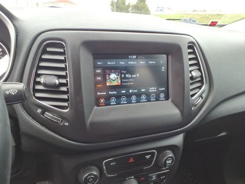 Used 2019 Jeep Compass Latitude w/ Cold Weather Group image 24