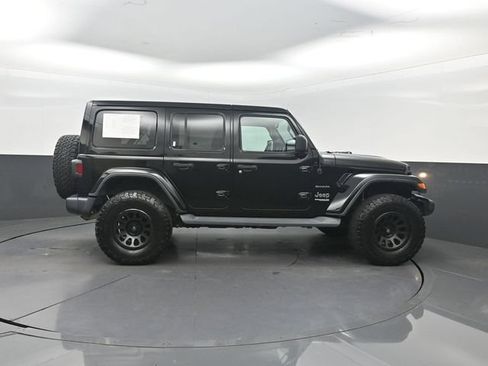 Used 2020 Jeep Wrangler Unlimited Sahara AWD/4WD image 31