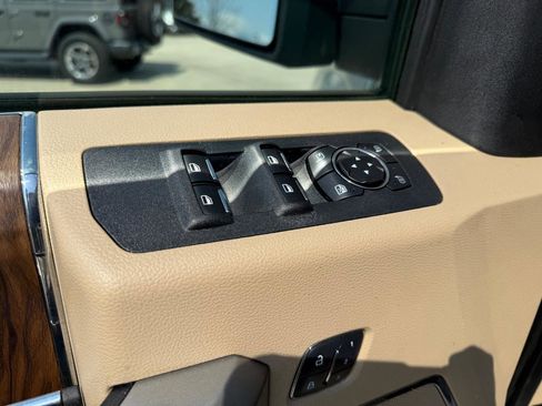 Used 2018 Ford F150 Lariat image 13