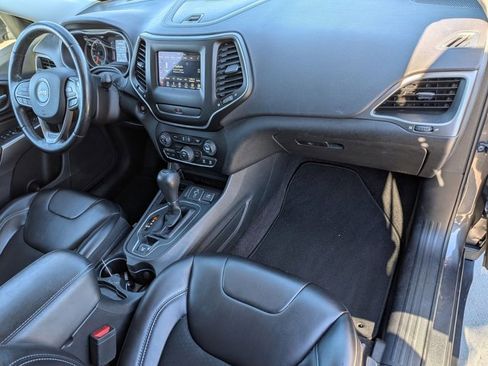 Used 2019 Jeep Cherokee Latitude Plus image 21