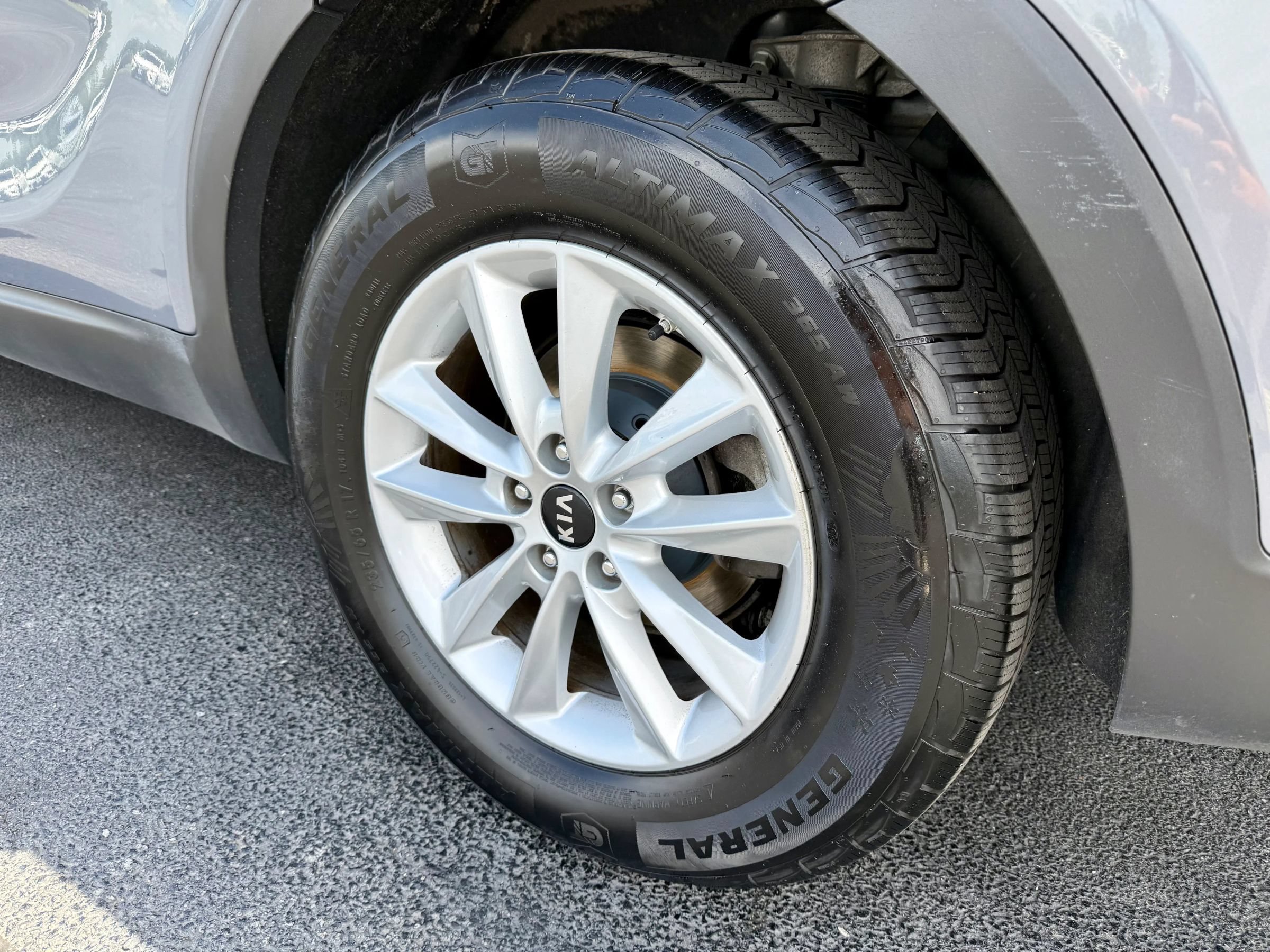 Used 2020 Kia Sorento LX AWD/4WD image 14