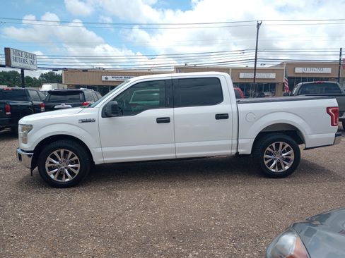 Used 2017 Ford F150 XLT RWD image 4