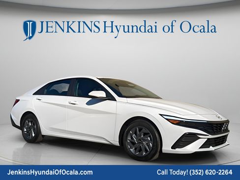 New 2026 Hyundai Elantra Sport FWD image 2