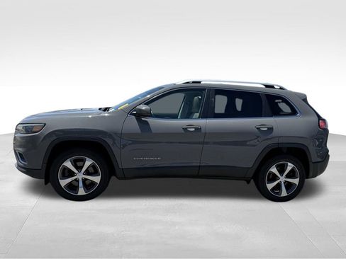Used 2019 Jeep Cherokee Limited w/ Luxury Group AWD/4WD image 2