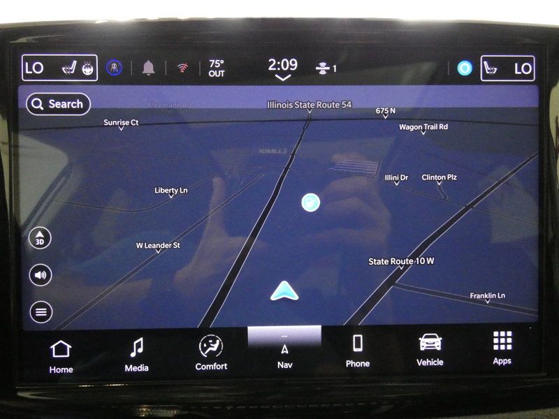 Used 2024 Chrysler Pacifica Limited w/ Trailer Tow Group AWD/4WD image 14