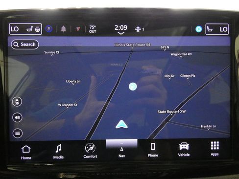 Used 2024 Chrysler Pacifica Limited w/ Trailer Tow Group AWD/4WD image 14