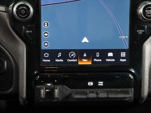 Used 2024 RAM 2500 Tradesman w/ Chrome Appearance Group image 20