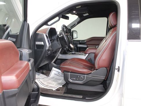 Used 2018 Ford F150 Platinum w/ Equipment Group 701A Luxury image 37