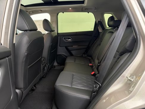 New 2026 Nissan Rogue Platinum w/ Platinum Premium Package image 16