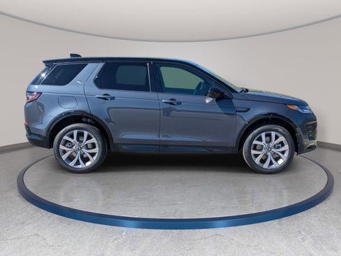New 2026 Land Rover Discovery Sport Landmark AWD/4WD image 4
