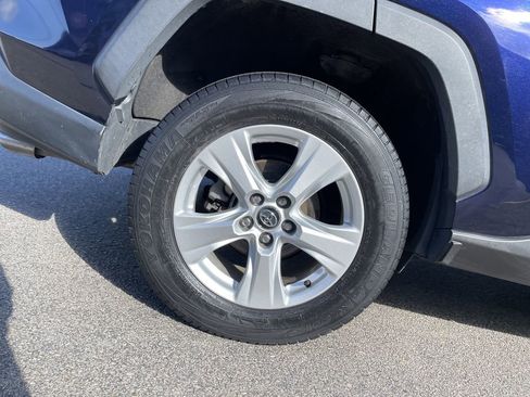 Used 2021 Toyota RAV4 XLE AWD/4WD image 12