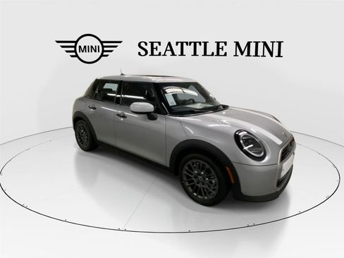 New 2026 MINI Cooper S image 2