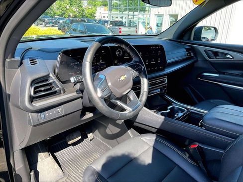 Used 2024 Chevrolet Traverse LT AWD/4WD image 8