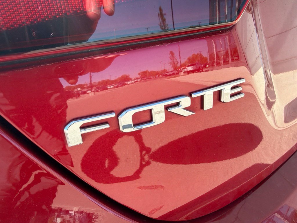 Certified 2021 Kia Forte LXS FWD image 4